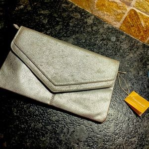 Super hip crackled night out purse NWT
